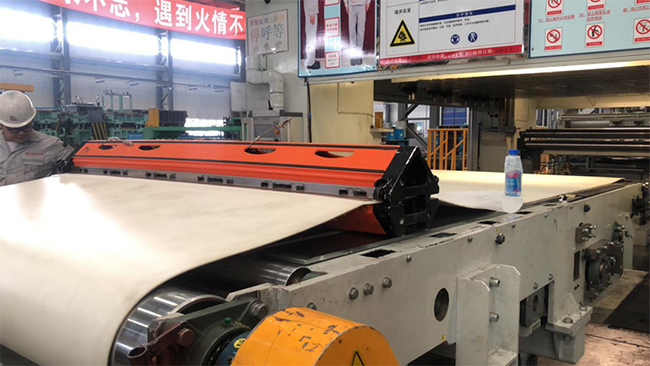 Metalworking conveyor belt application